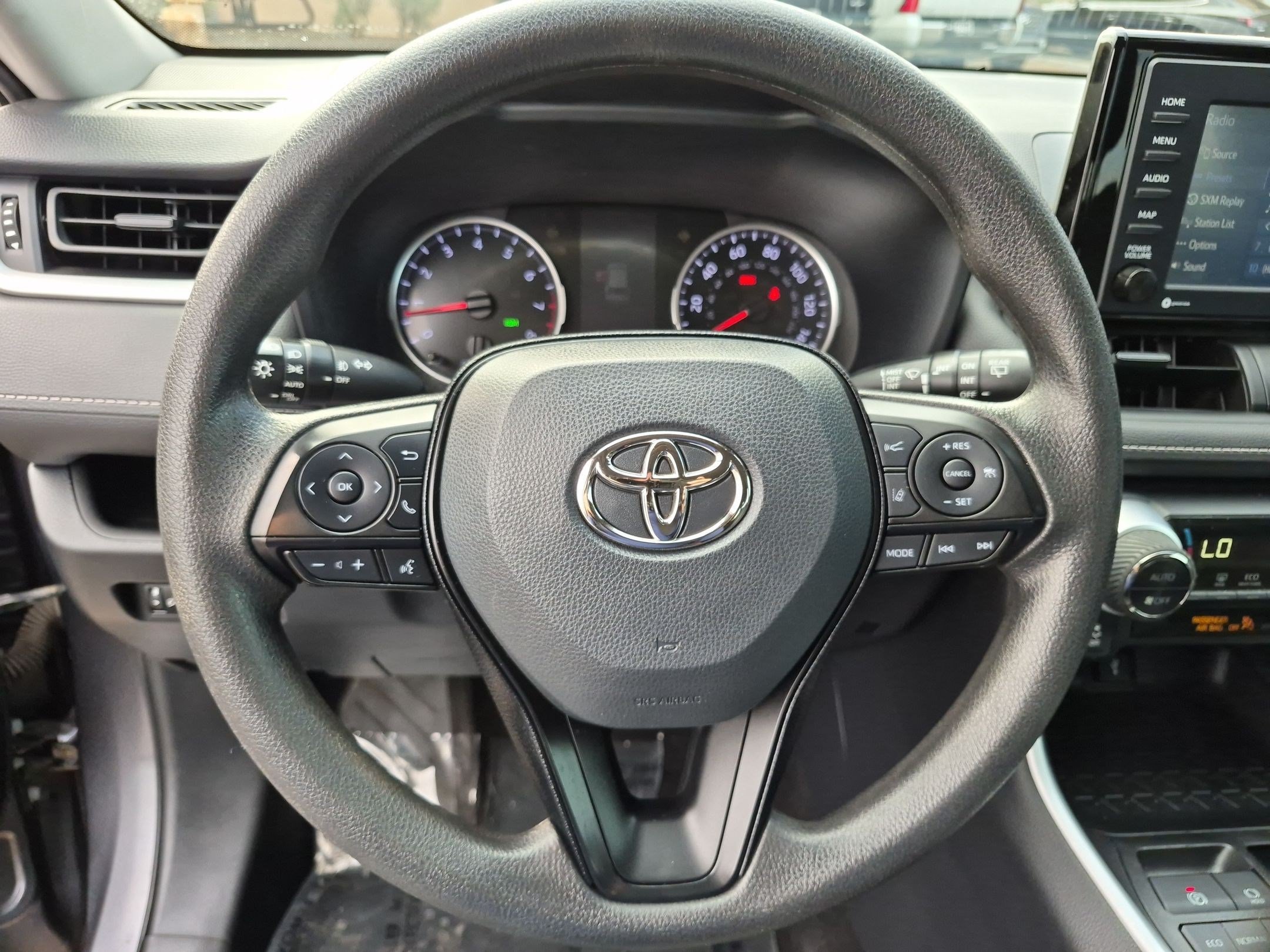 Used 2021 Toyota RAV4 XLE w/ Carpet Mat Package (TMS) FWD image 14