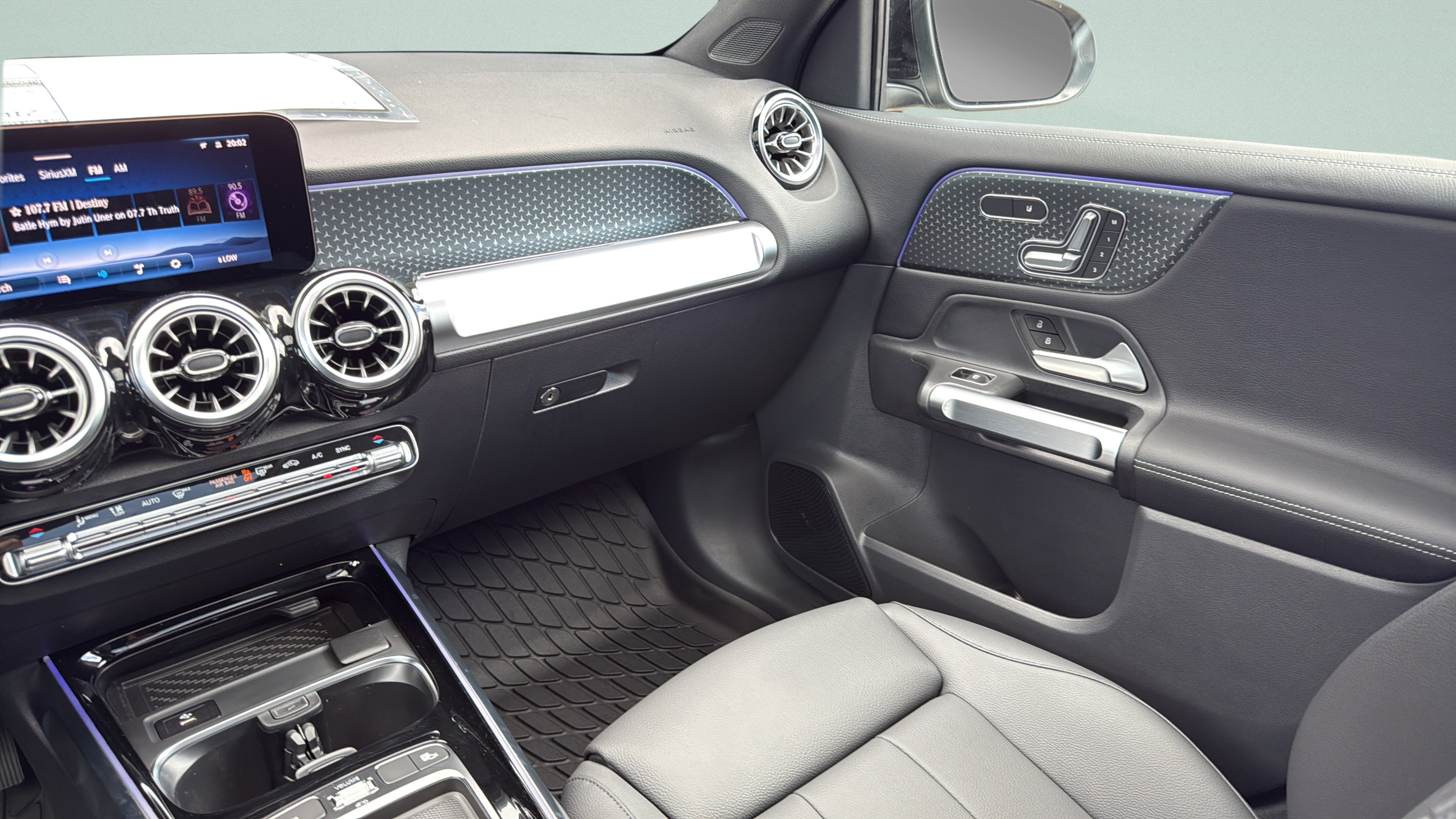 New 2026 Mercedes-Benz GLB 250 image 34