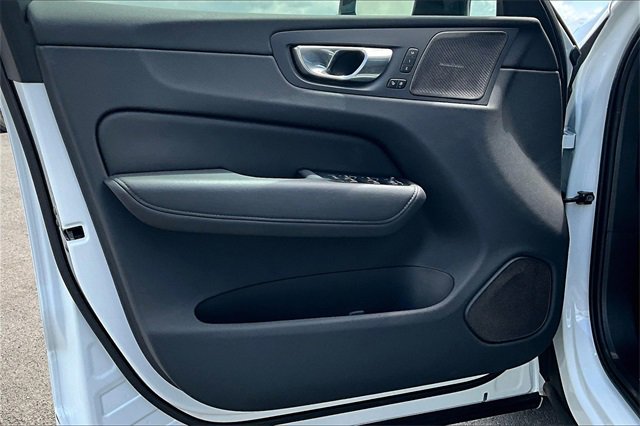 Used 2025 Volvo XC60 T8 Plus w/ Protection Package Premier image 18