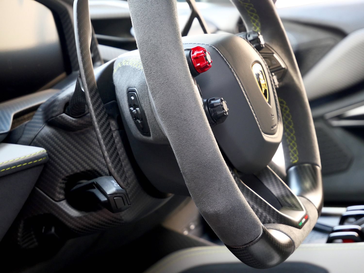 Used 2025 Lamborghini Revuelto AWD/4WD image 26