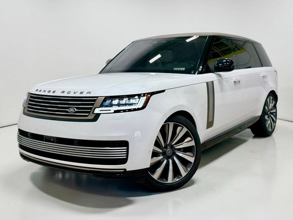 Used 2023 Land Rover Range Rover SV AWD/4WD image 2