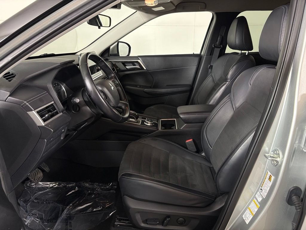 Used 2024 Mitsubishi Outlander SE FWD image 17
