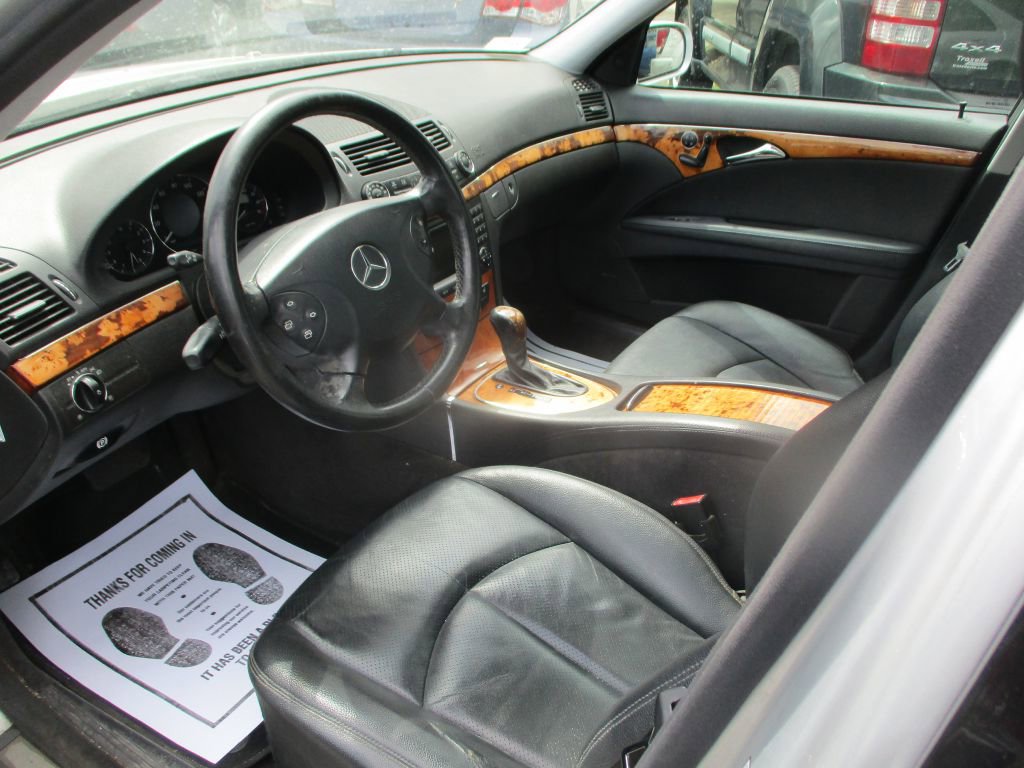 Used 2006 Mercedes-Benz E 350 4MATIC Sedan image 2