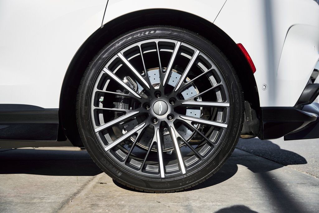 Used 2025 Aston Martin DBX 707 image 21