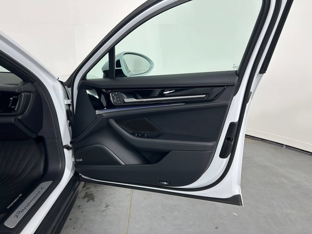 Certified 2024 Porsche Panamera 4 AWD/4WD image 24