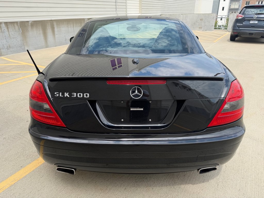 Used 2009 Mercedes-Benz SLK 300 image 11