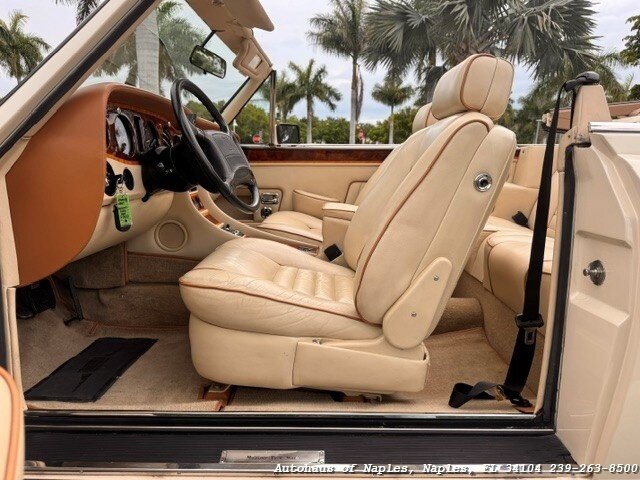 Used 1990 Rolls-Royce Corniche III RWD image 14