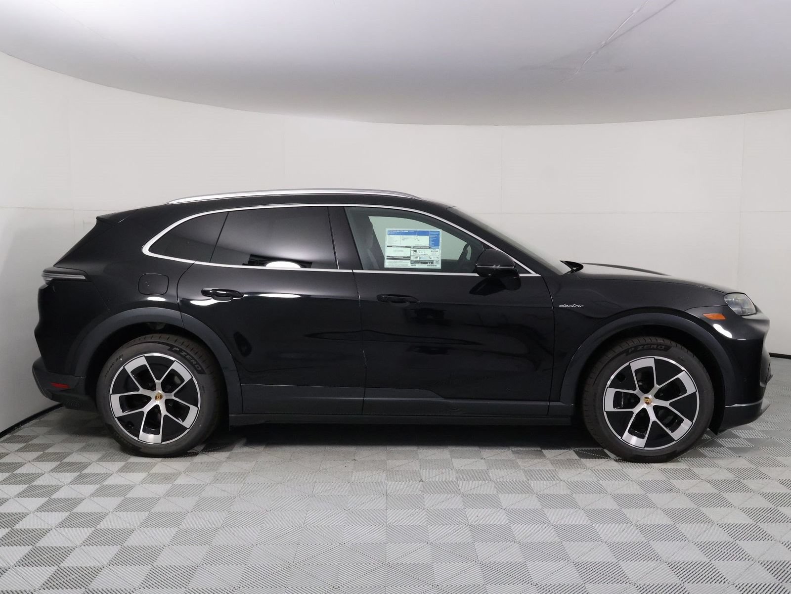 New 2026 Porsche Cayenne Electric AWD/4WD image 8