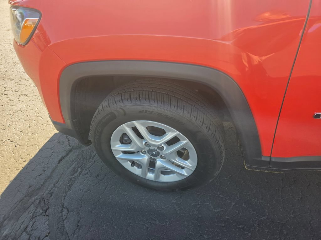 Used 2018 Jeep Compass Sport AWD/4WD image 11
