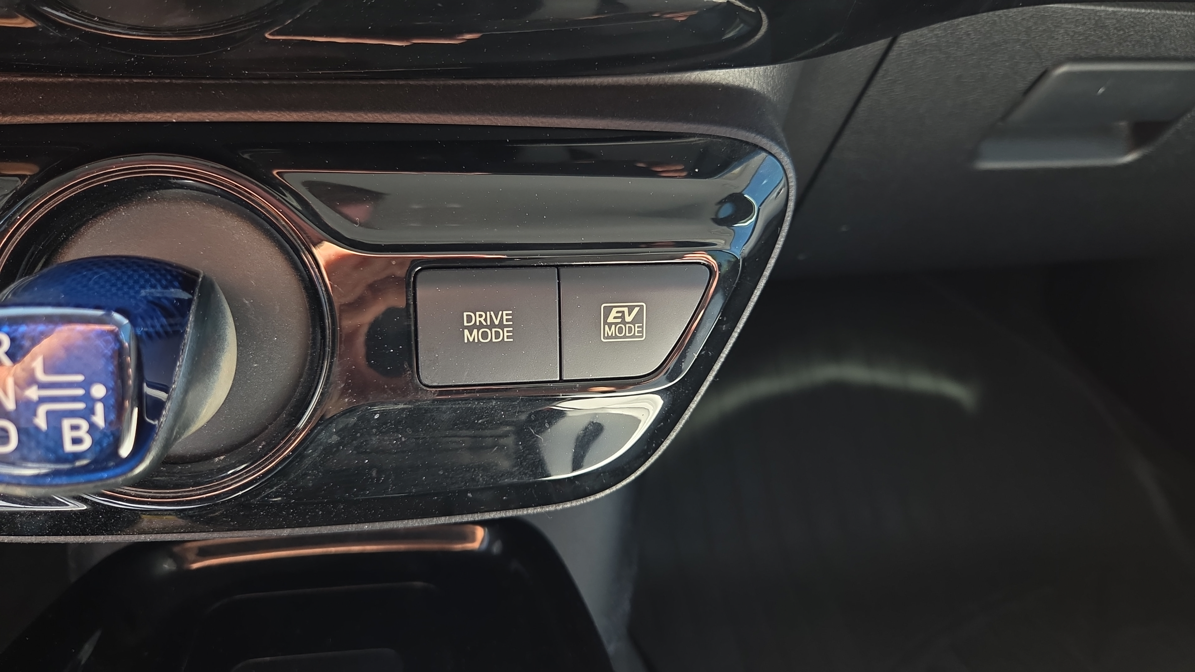 Used 2019 Toyota Prius XLE FWD image 31