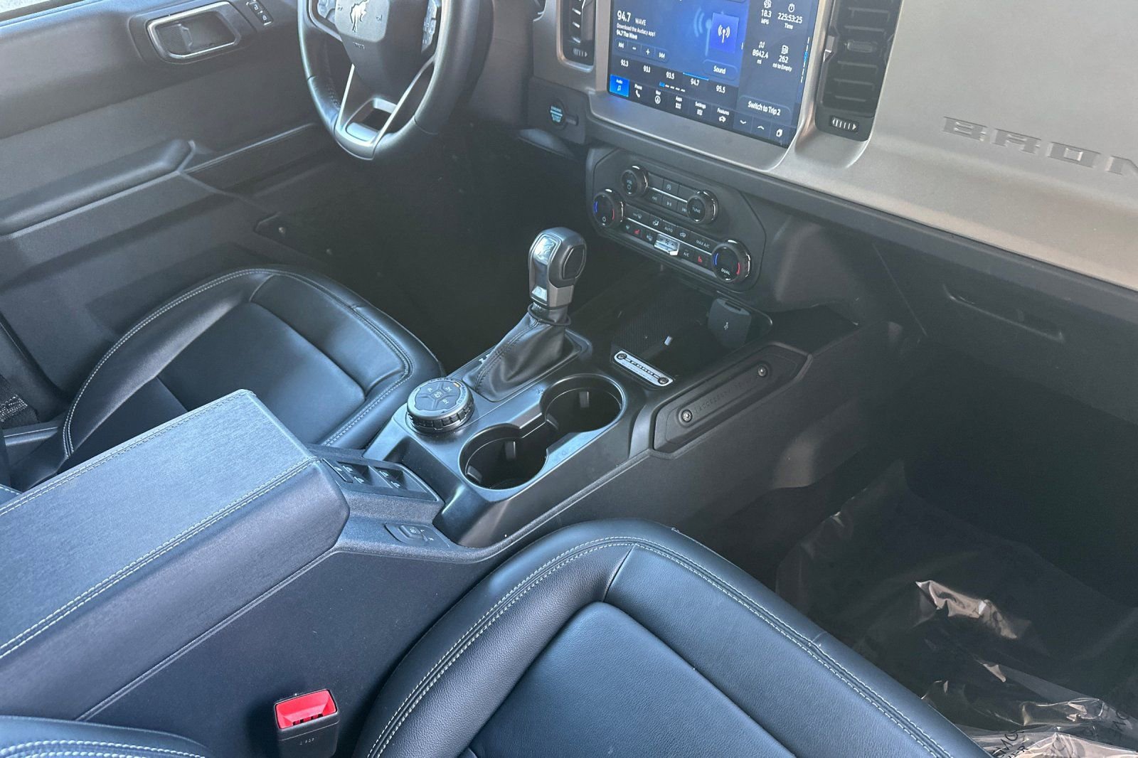 Used 2025 Ford Bronco Outer Banks image 16