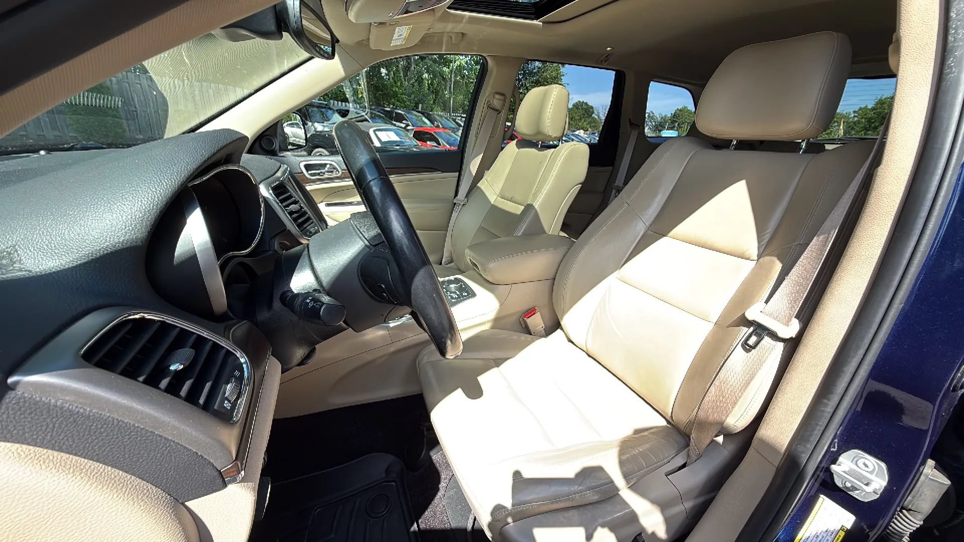 Used 2018 Jeep Grand Cherokee Limited AWD/4WD image 23