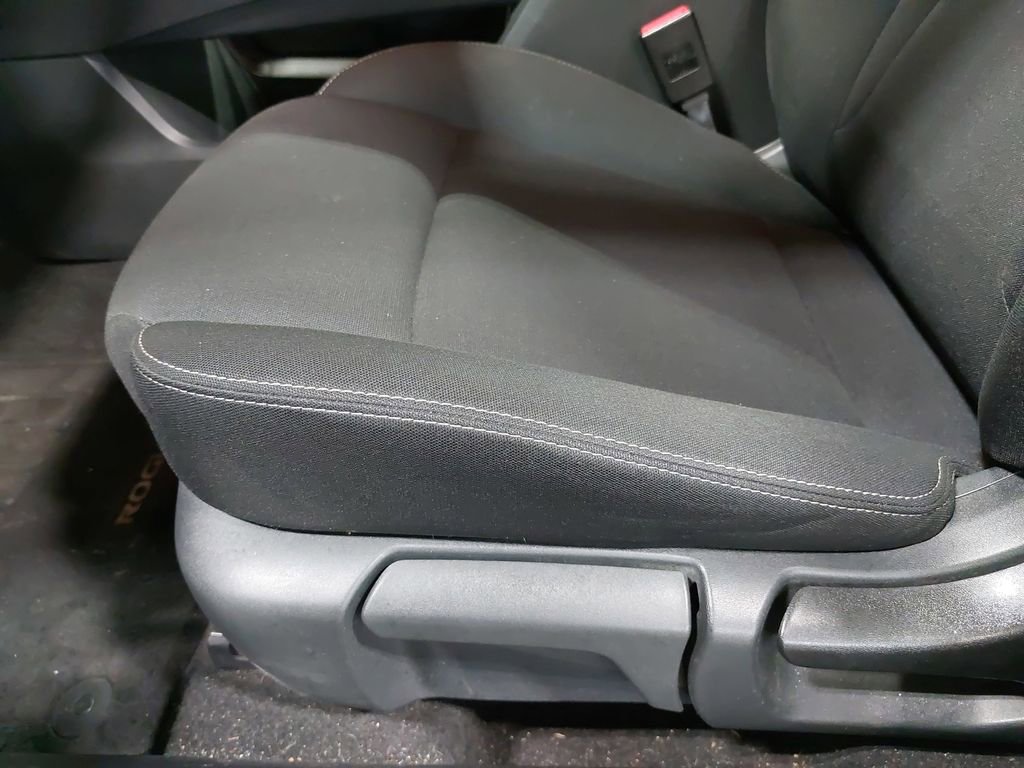 Used 2023 Nissan Rogue S image 28