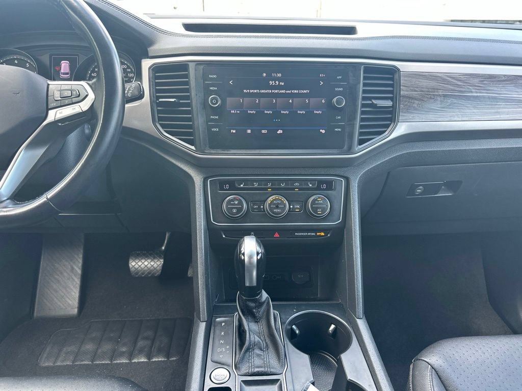 Used 2020 Volkswagen Atlas Cross Sport SE FWD image 19