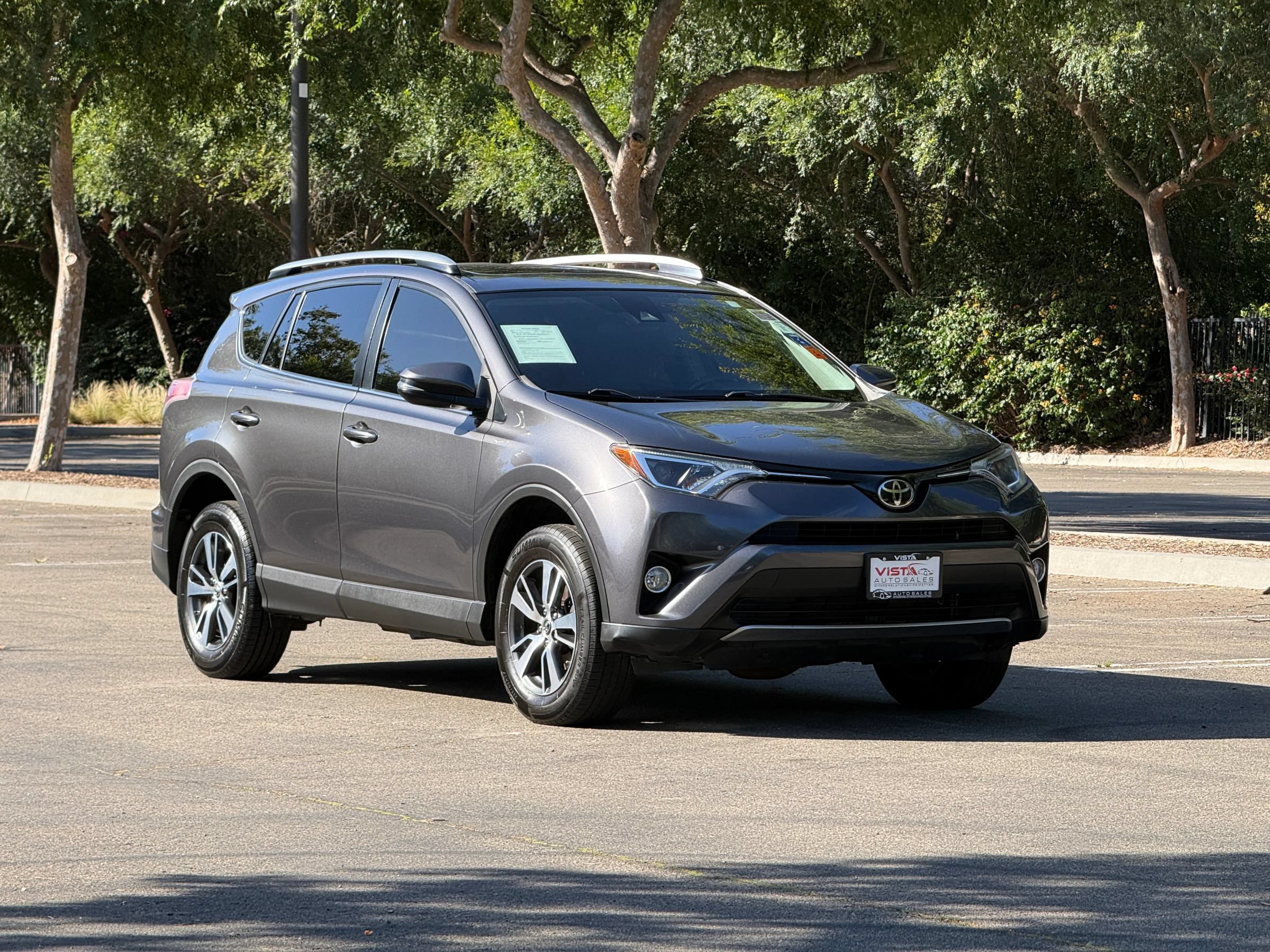 Used 2017 Toyota RAV4 XLE w/ Carpet Mat Package FWD image 7