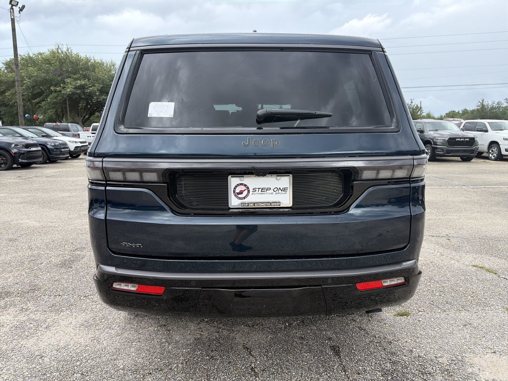New 2026 Jeep Grand Wagoneer Limited AWD/4WD image 5