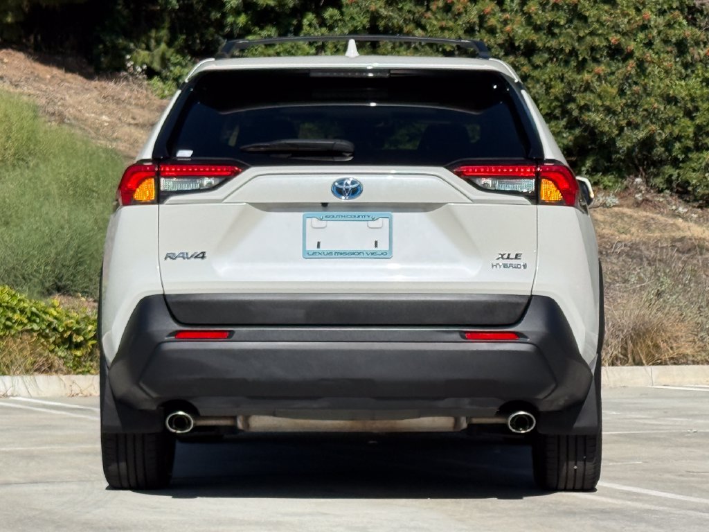 Used 2022 Toyota RAV4 XLE Premium AWD/4WD image 12