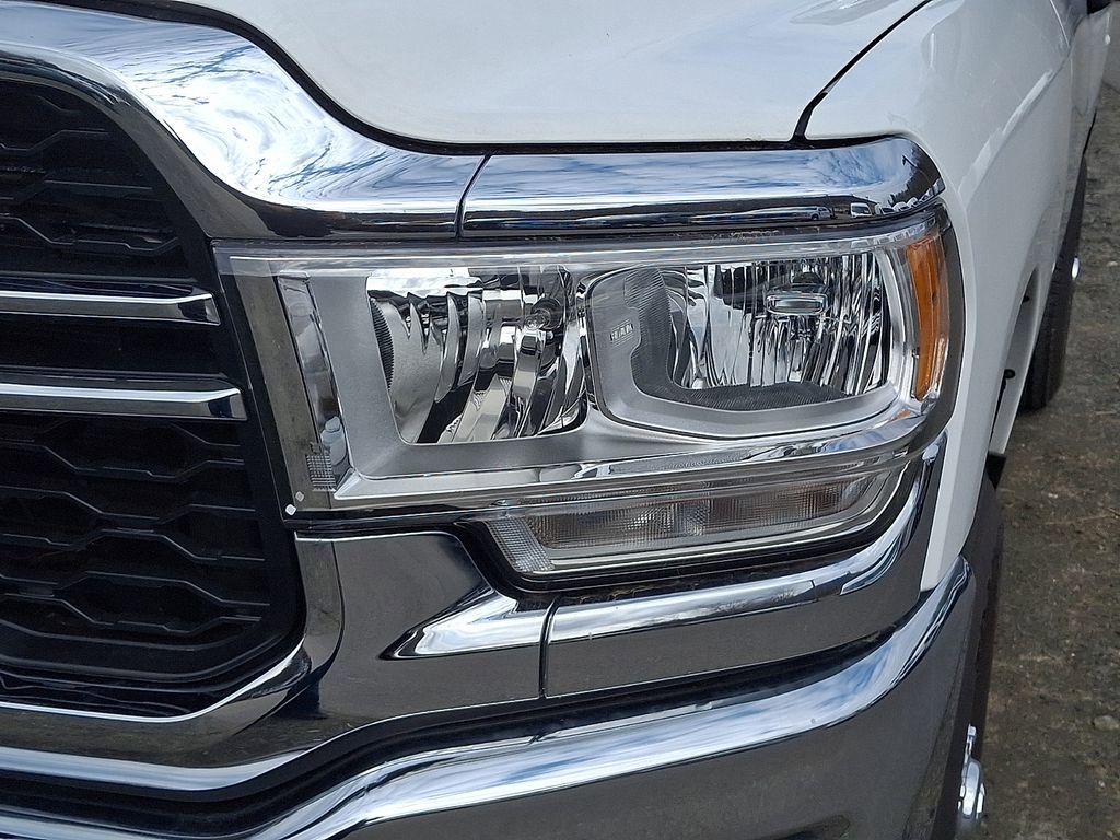 Used 2024 RAM 2500 Tradesman w/ Chrome Appearance Group image 9