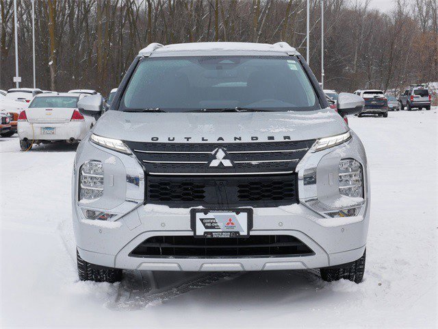 Used 2023 Mitsubishi Outlander SEL image 2