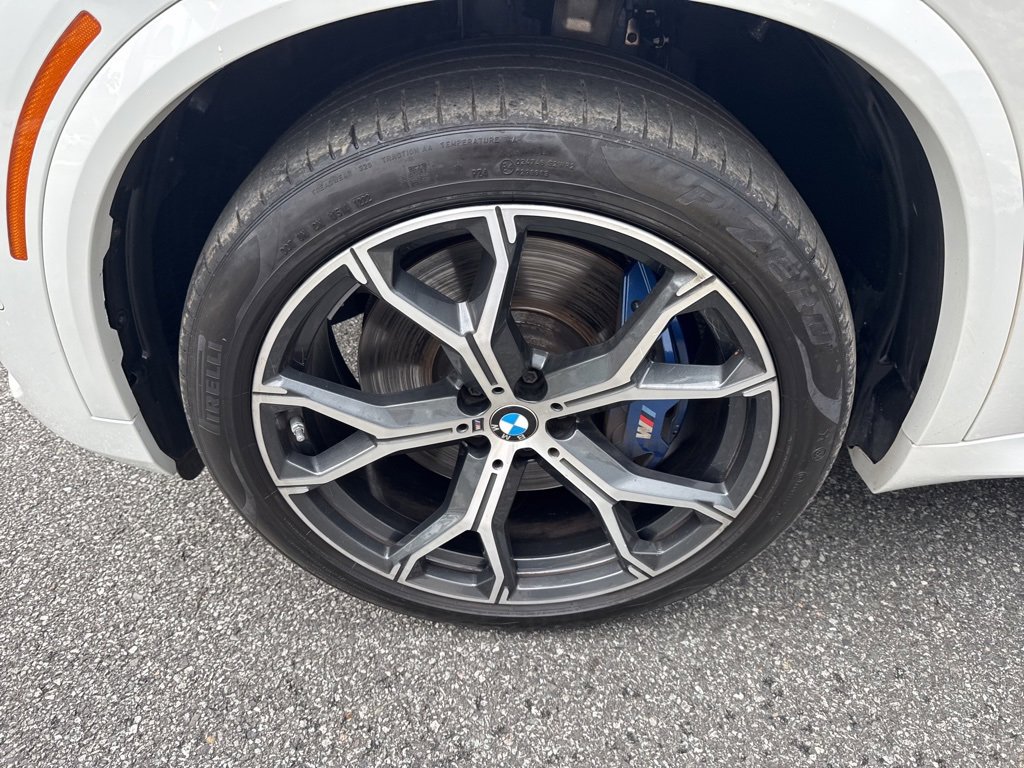 Used 2022 BMW X5 M50i w/ Premium Package image 5