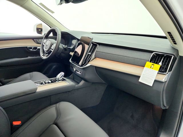 New 2025 Volvo XC90 B6 Plus w/ Protection Package Premier image 17