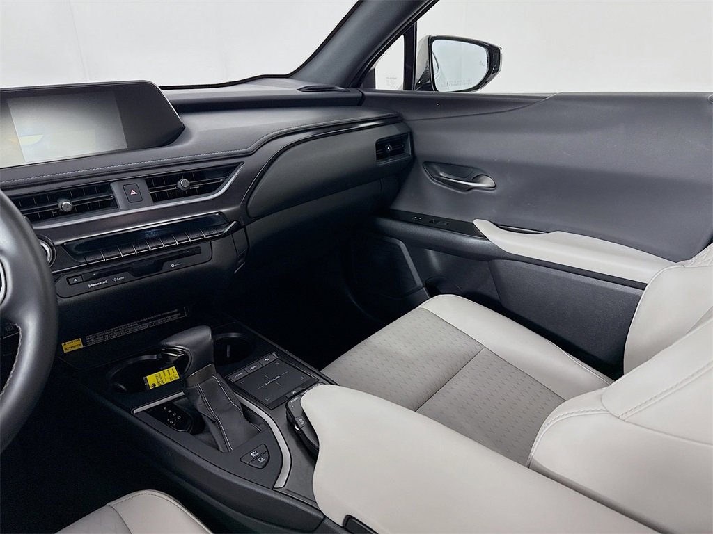 Used 2022 Lexus UX 250h image 21
