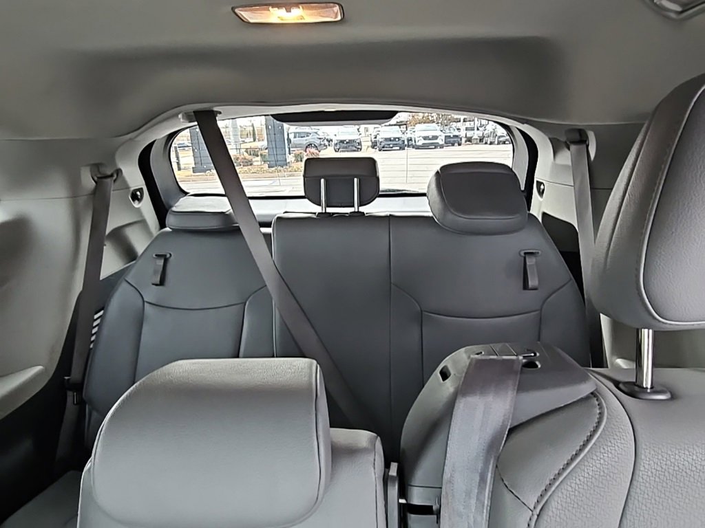 Used 2024 Toyota Sienna XLE image 23
