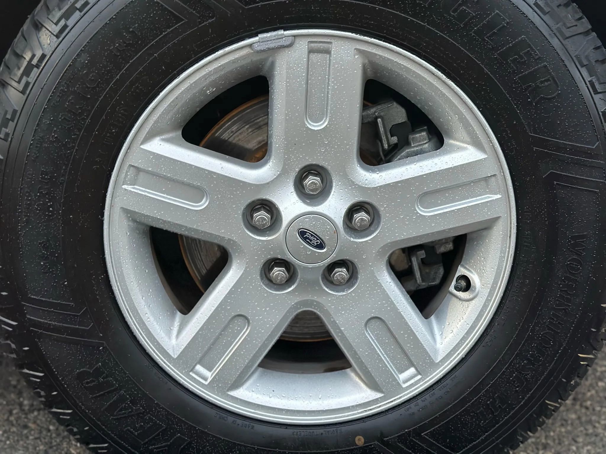 Used 2011 Ford Escape 4WD Hybrid image 23