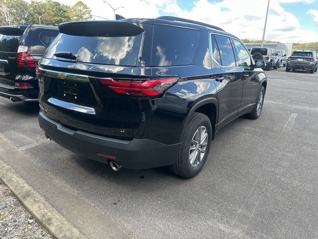 Used 2022 Chevrolet Traverse LT image 3
