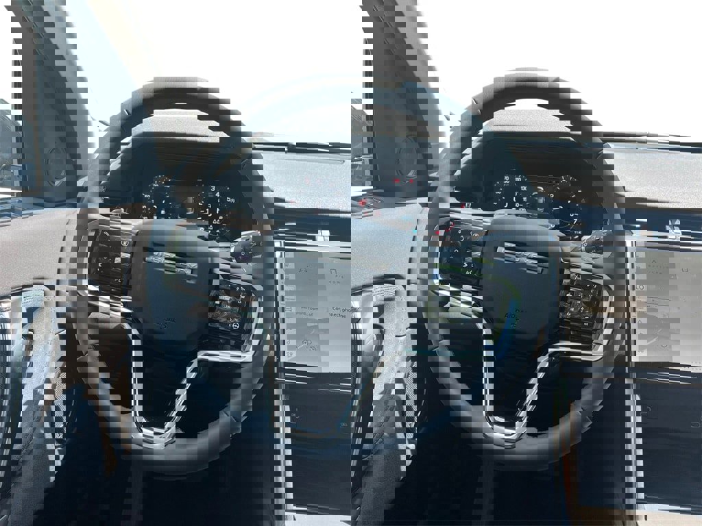 New 2025 Land Rover Discovery Sport S image 26