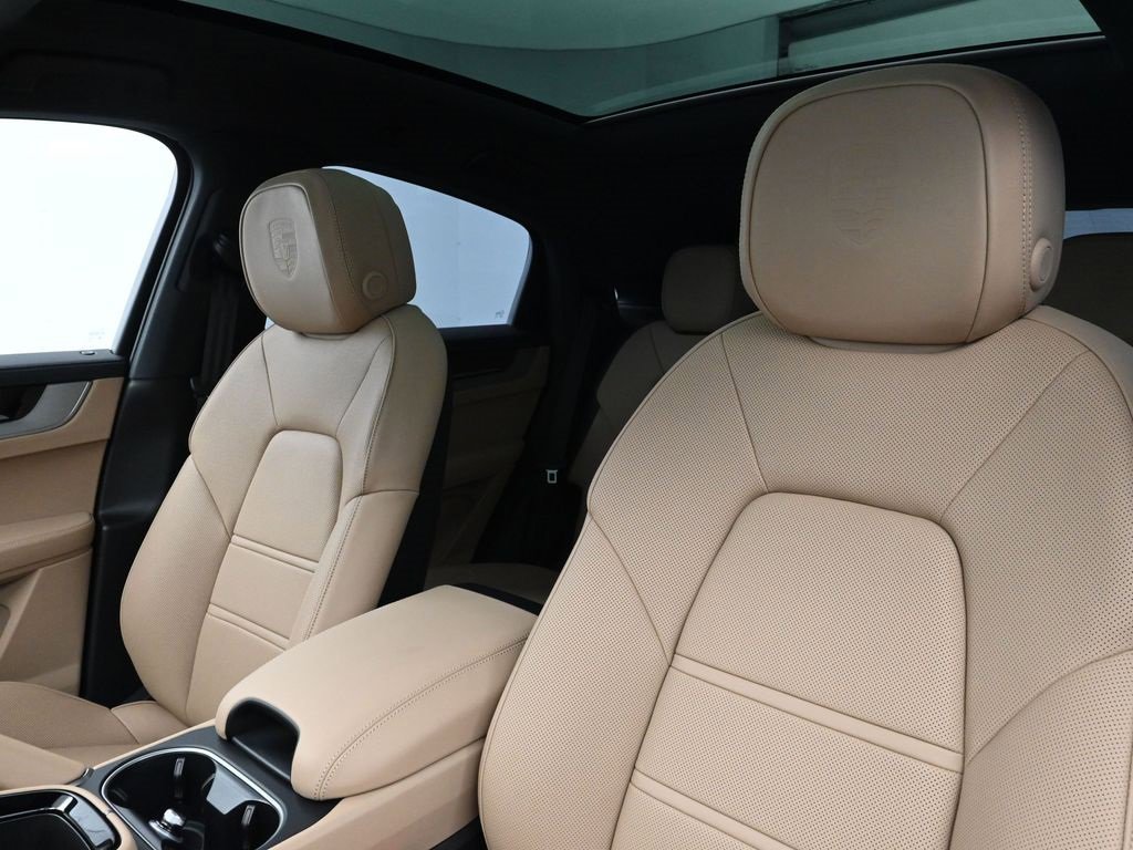 New 2026 Porsche Cayenne E-Hybrid Coupe image 5