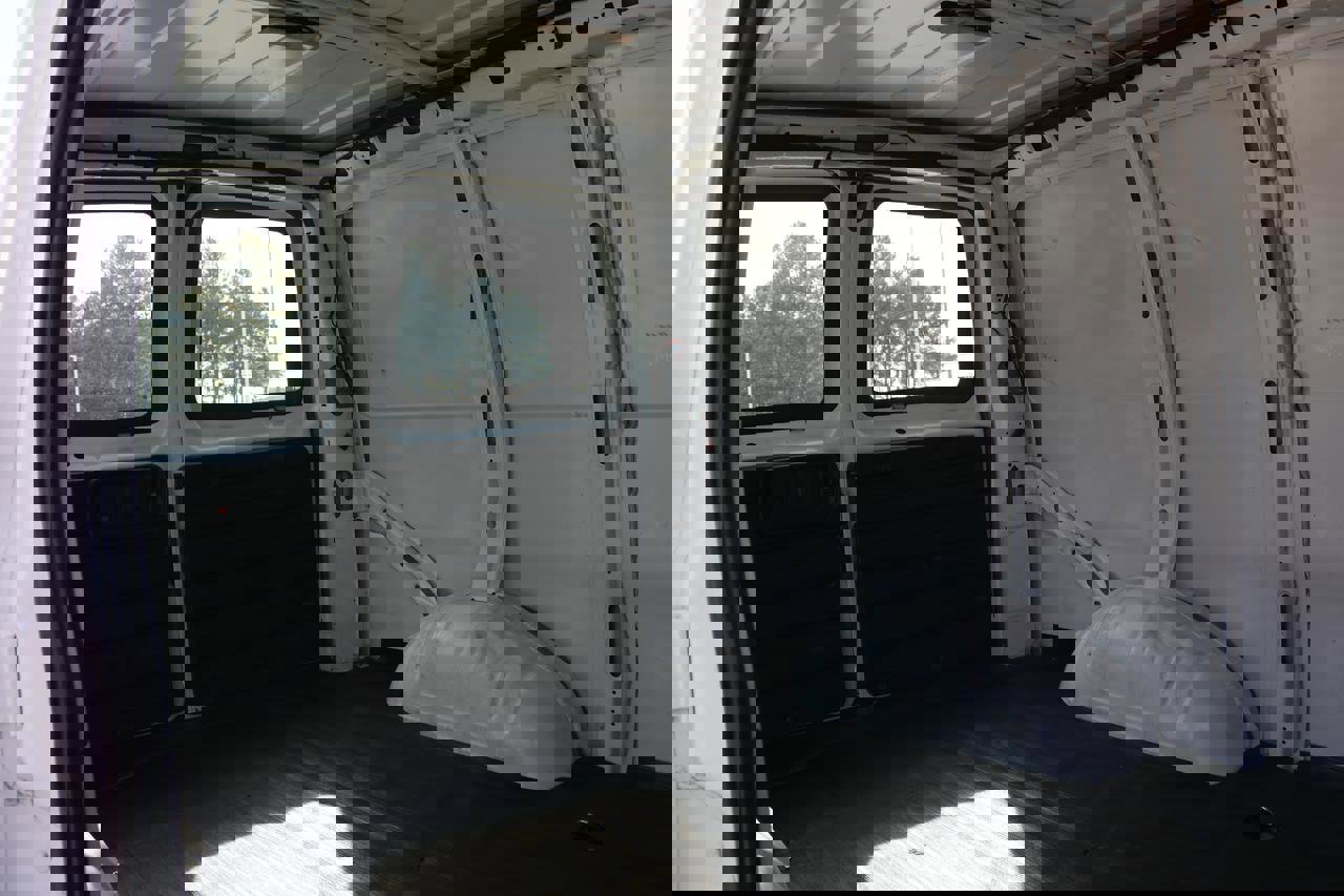 Used 2017 Chevrolet Express 2500 image 11