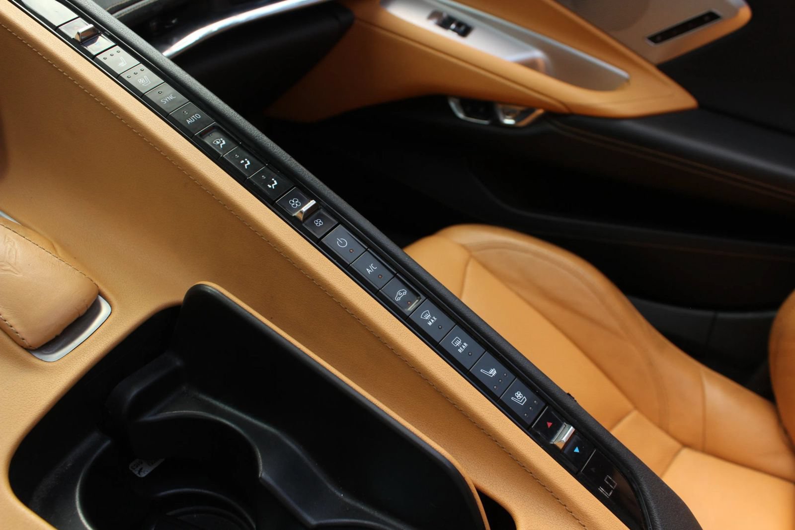 Used 2020 Chevrolet Corvette Stingray Premium Cpe w/ 3LT Preferred Equipment Group RWD image 33