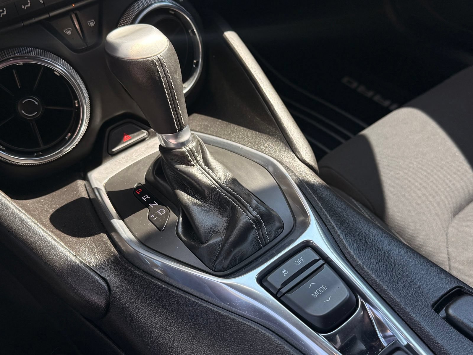 Used 2017 Chevrolet Camaro LT w/ Technology Package RWD image 32