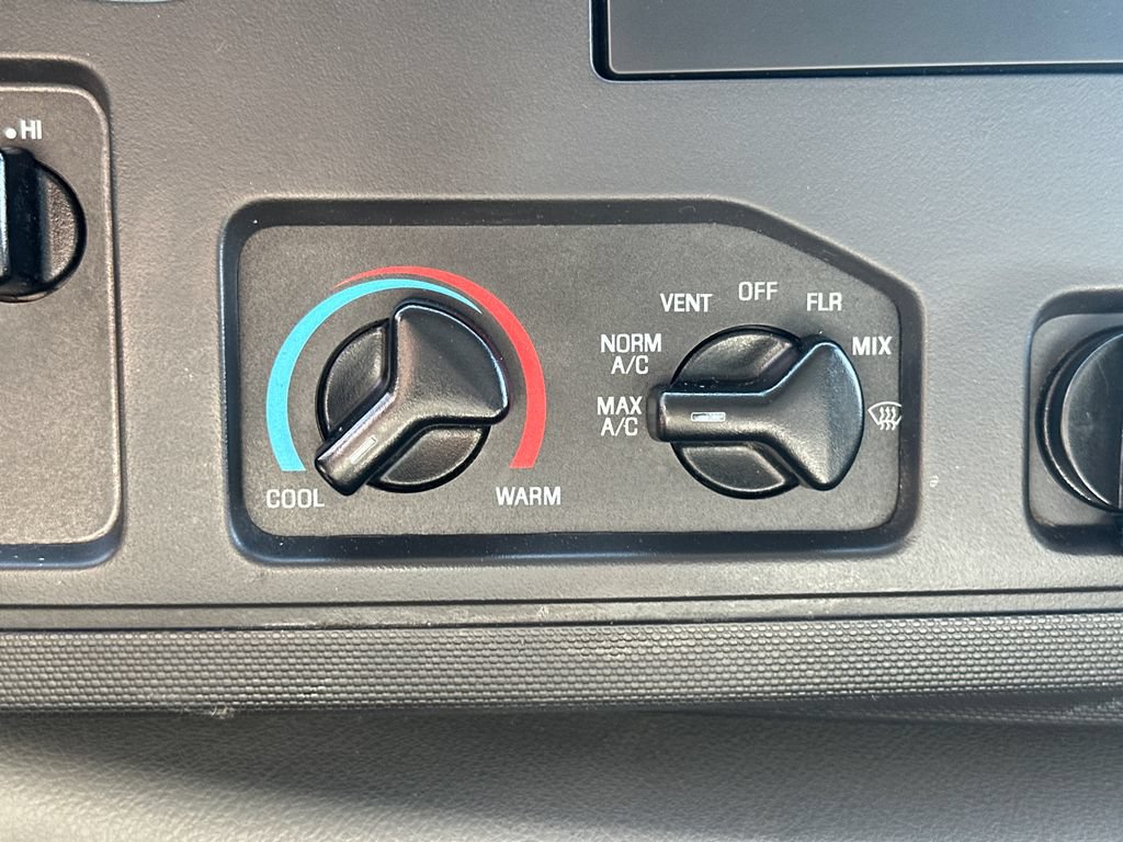 Used 2019 Ford E-450 and Econoline 450 Super Duty w/ Power Windows & Locks Group RWD image 26