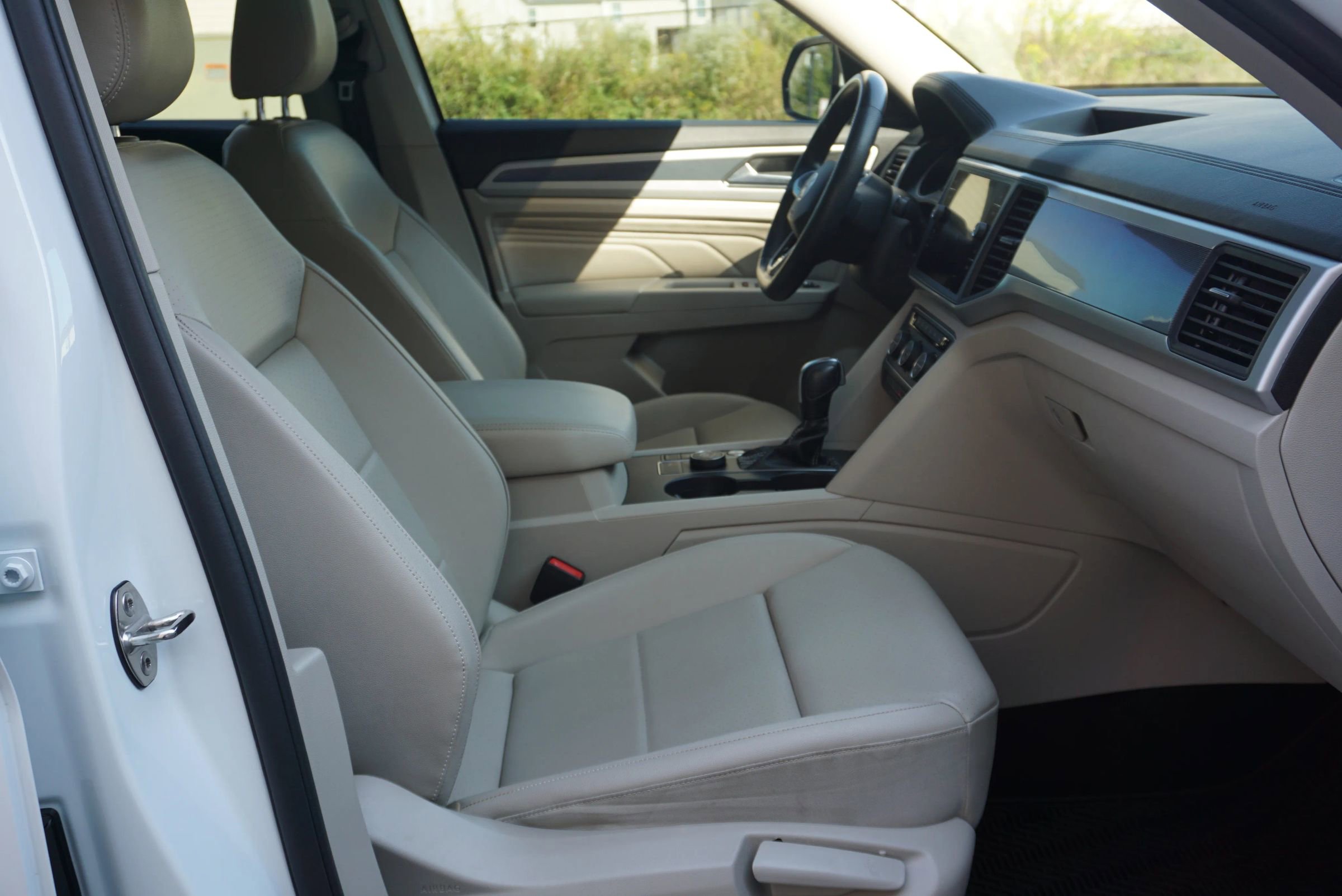 Used 2021 Volkswagen Atlas SE w/ Panoramic Sunroof Package image 14