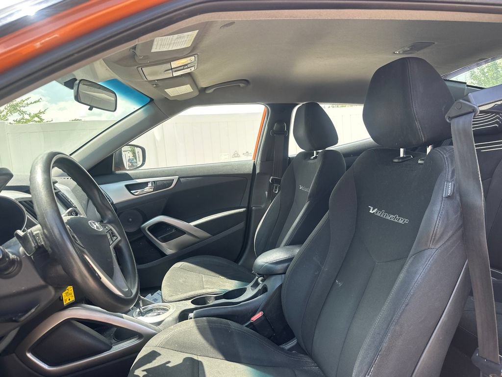 Used 2016 Hyundai Veloster FWD image 7
