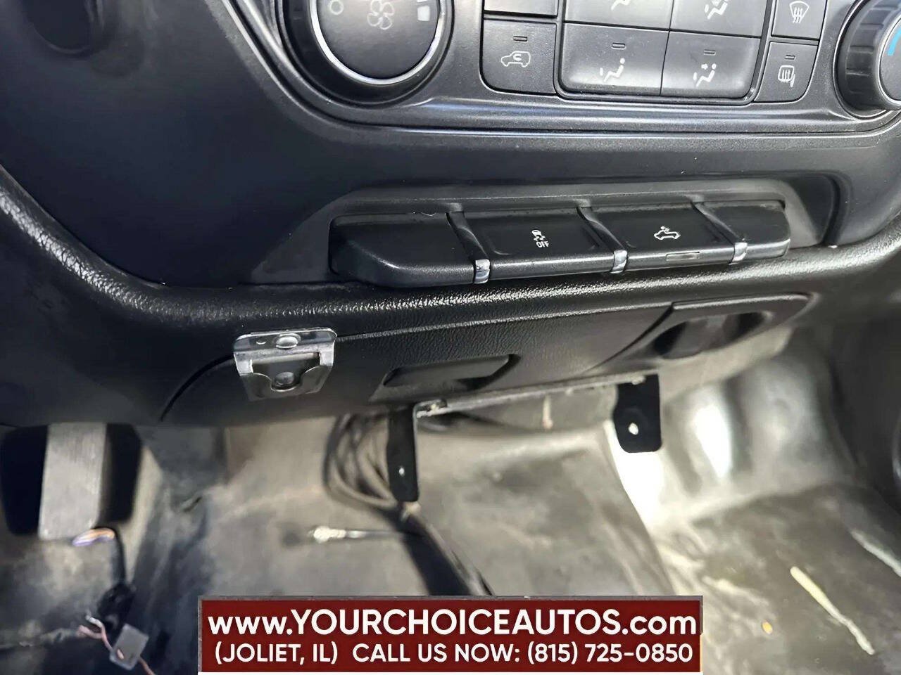 Used 2016 Chevrolet Silverado 1500 W/T w/ WT Fleet Convenience Package AWD/4WD image 12