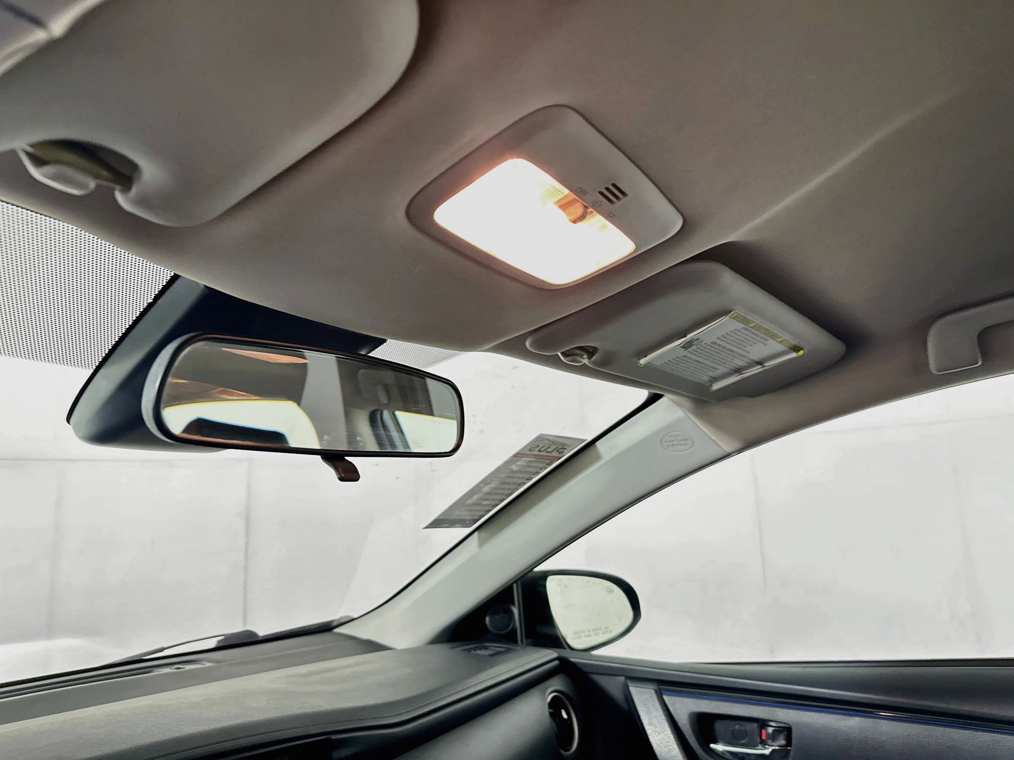 Used 2017 Toyota Corolla SE FWD image 18