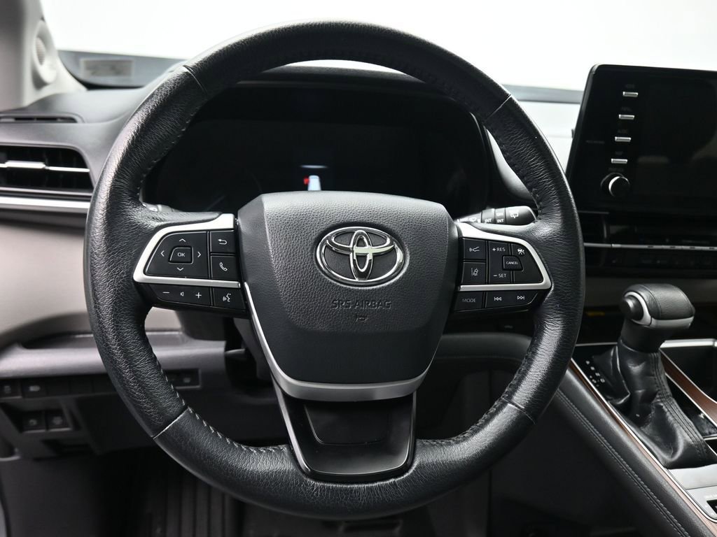 Used 2021 Toyota Sienna XLE w/ XLE Plus Package image 14