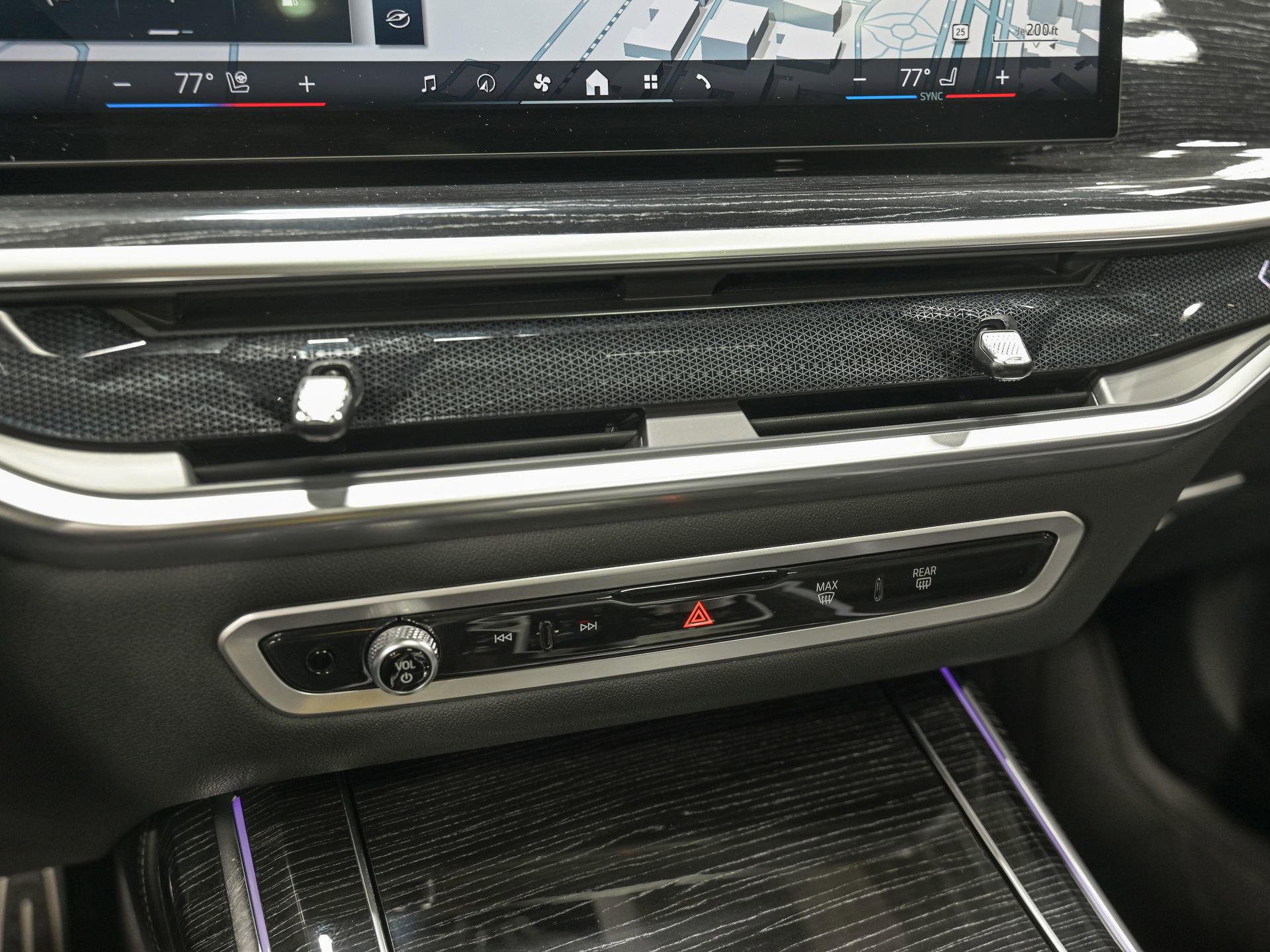 Used 2024 BMW X7 xDrive40i w/ Executive Package image 23