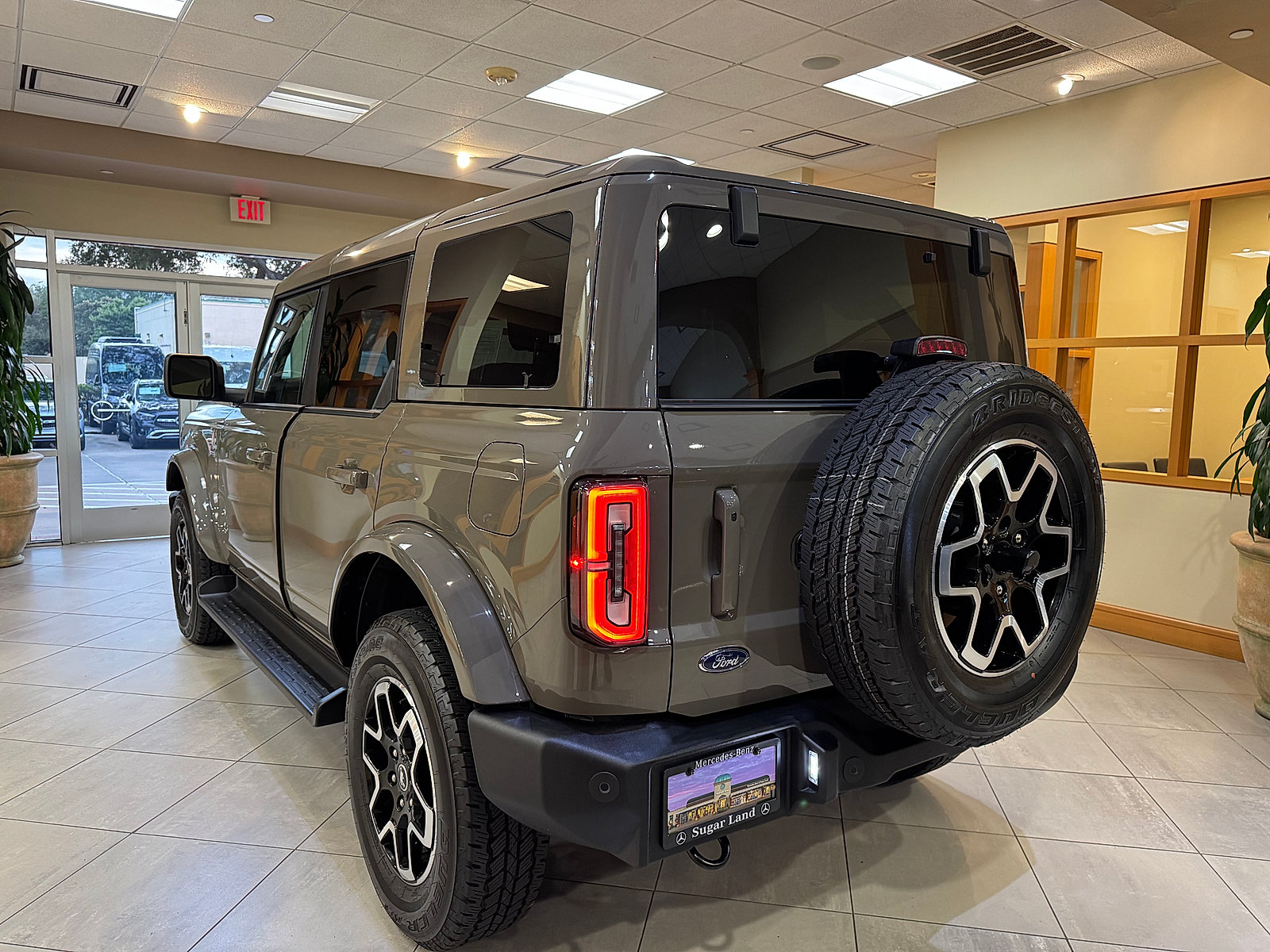 Used 2025 Ford Bronco Outer Banks AWD/4WD image 4