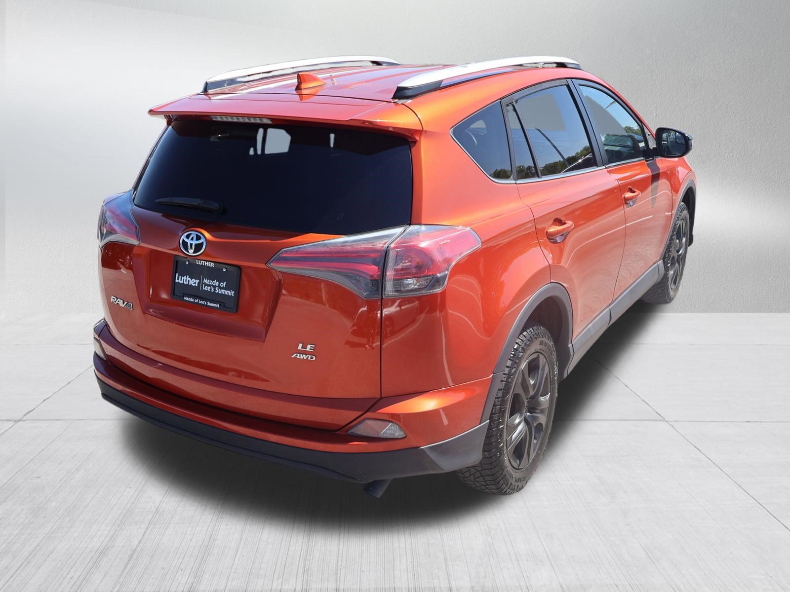 Used 2016 Toyota RAV4 LE AWD/4WD image 6