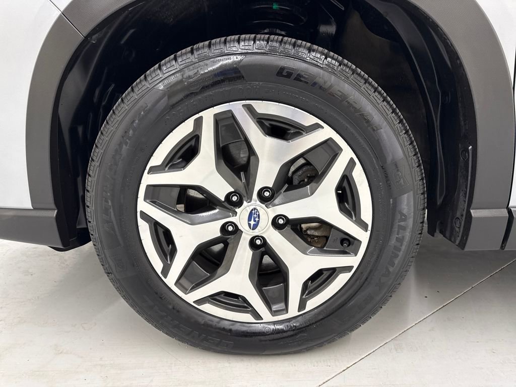 Certified 2023 Subaru Forester Premium image 9