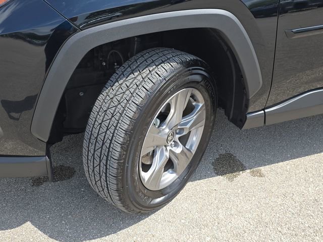 Used 2025 Toyota RAV4 LE image 32