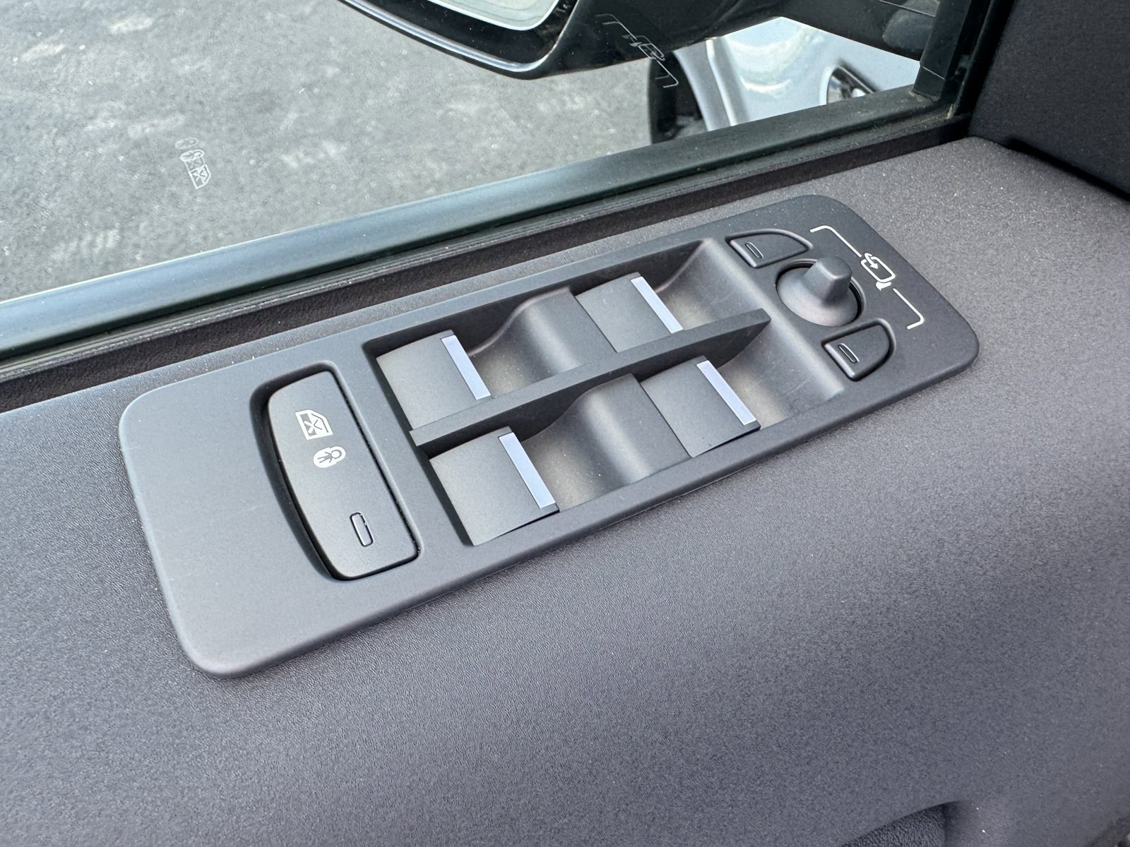 Used 2024 Land Rover Discovery Sport S AWD/4WD image 11