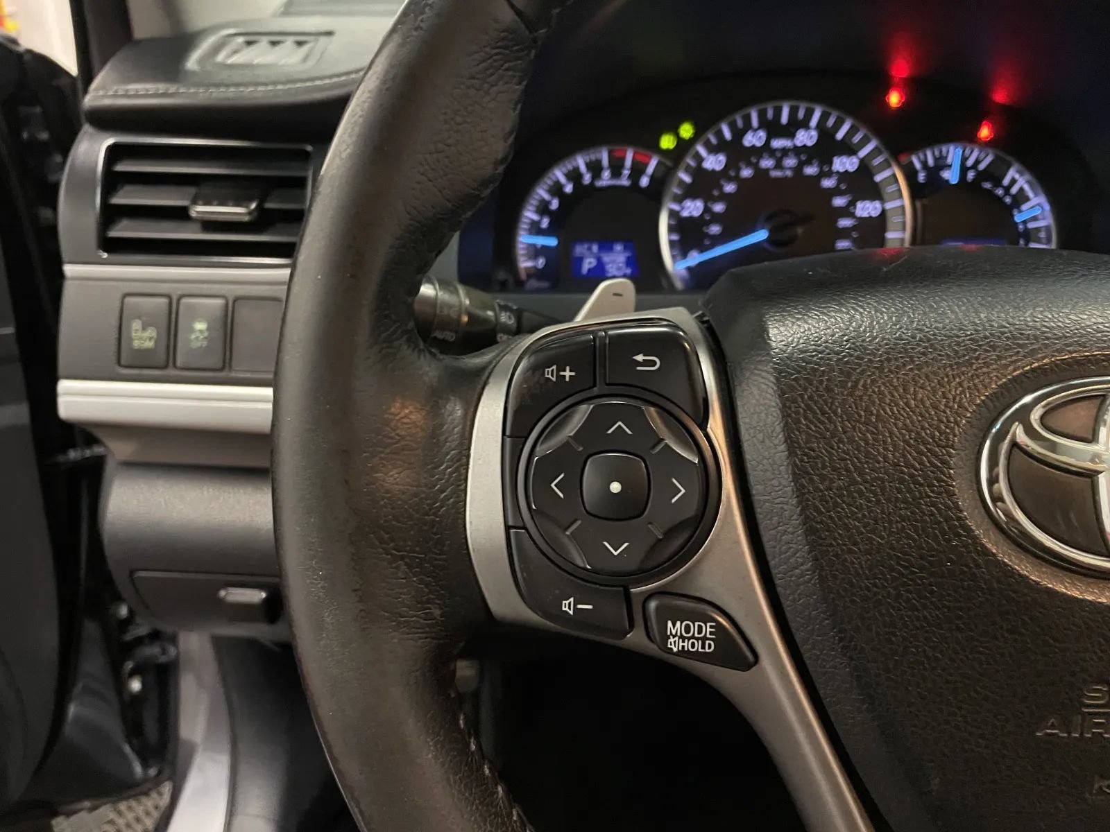 Used 2013 Toyota Camry SE w/ Leather Pkg FWD image 21
