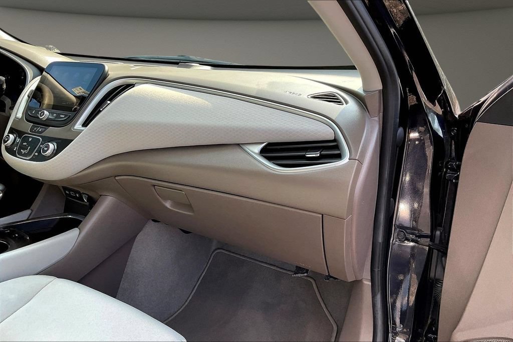 Used 2022 Chevrolet Malibu LS w/ Driver Confidence Package II FWD image 28
