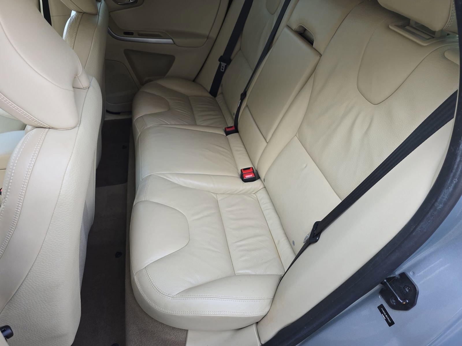 Used 2011 Volvo XC60 3.2 R-Design image 17