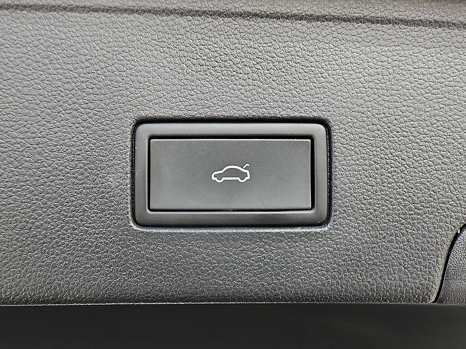 Certified 2022 Volkswagen Atlas Cross Sport SEL R-Line w/ Cross Sport MDO Package image 7